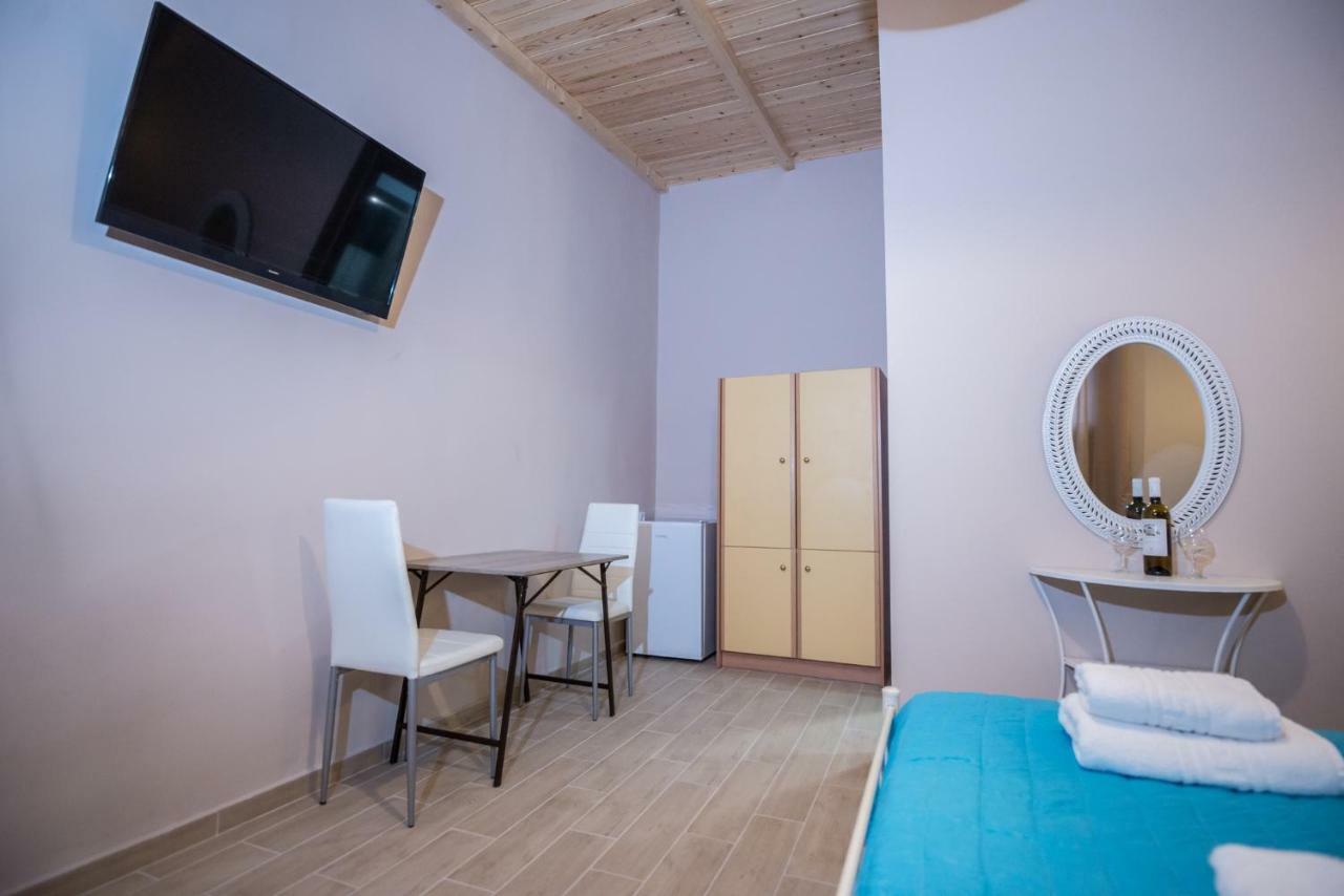 Camping & Rooms Kariotes Ligia Exterior foto